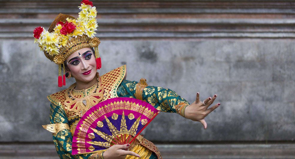 Triple Roles Perempuan Bali: Realitas yang Dibalut oleh Budaya Patriarki