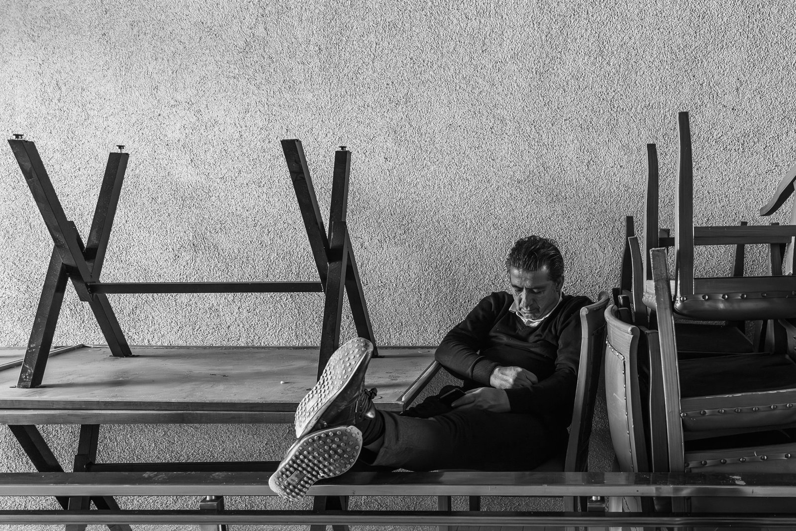 ‘Male Loneliness Epidemic’: Ketika Maskulinitas Toksik Menjadi Bumerang Sosial