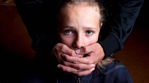 The Phenomenon of Grooming and boundary-blurring Behaviors: Peduli tidak selalu dalam konotasi baik