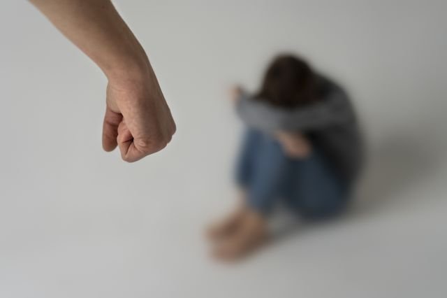 Kasus Bunuh Diri Ibu dan Anak di Bandung: Wajah Femisida Struktural