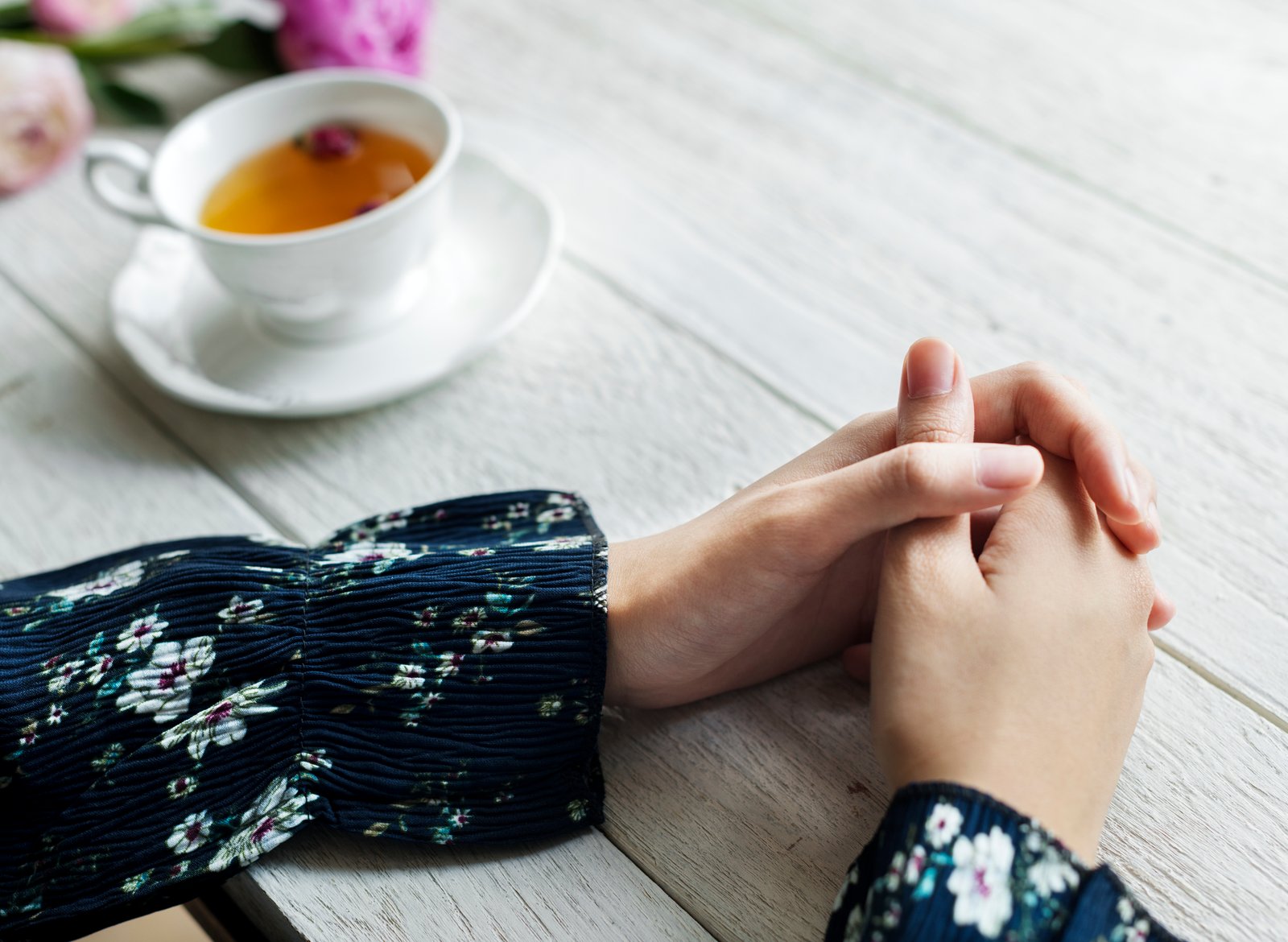 Antara Rasa Bersalah dan Tubuh yang Menjerit: Dilema Seksualitas Istri dalam Pernikahan